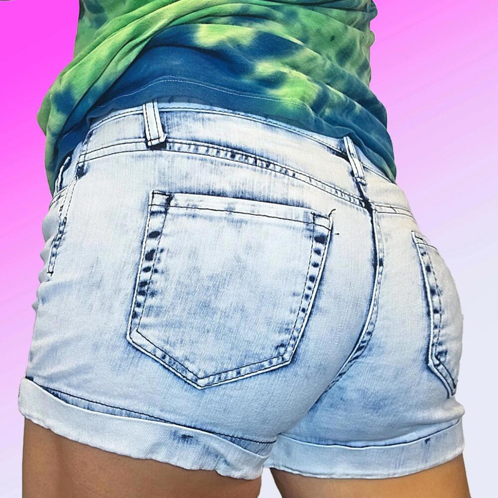 Women's Forever 21 Bleached Blue Denim Shorts